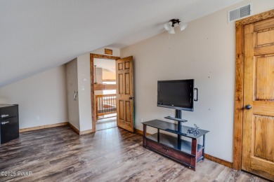 Bring your golf clubs to this  beautiful 4 bedroom 2 bathroom on Paupack Hills Golf and Country Club in Pennsylvania - for sale on GolfHomes.com, golf home, golf lot