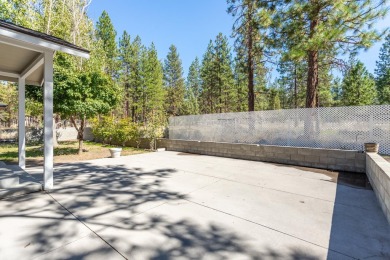 This home combines custom craftsmanship with the tranquility of on Lake Shastina Golf Course in California - for sale on GolfHomes.com, golf home, golf lot