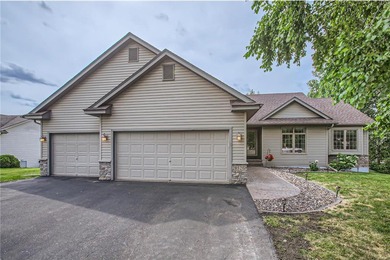 Well Maintaned rambler that shows pride of ownership. Amenities on Chisago Lakes Golf Course in Minnesota - for sale on GolfHomes.com, golf home, golf lot