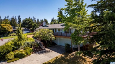 179 Hurricane Ridge Drive on SunLand Golf and Country Club in Washington - for sale on GolfHomes.com, golf home, golf lot