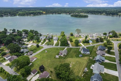 Welcome to your dream home in a desirable neighborhood of newer on Hankerd Hills Golf Course in Michigan - for sale on GolfHomes.com, golf home, golf lot