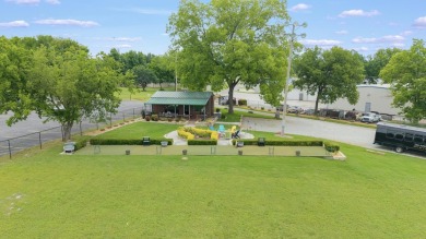 Exceptional versatile property in one of Oklahoma's most on Patricia Island Golf Club in Oklahoma - for sale on GolfHomes.com, golf home, golf lot
