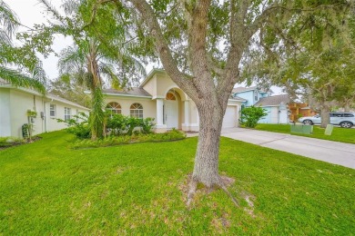 One or more photo(s) has been virtually staged. Welcome to this on Hernando Oaks Golf and Country Club in Florida - for sale on GolfHomes.com, golf home, golf lot