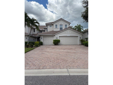 This well maintained carriage home is being offered *TURNKEY* on Verandah Golf Course and Club in Florida - for sale on GolfHomes.com, golf home, golf lot