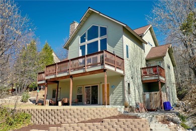 Welcome to 756 Brentwood Drive, a stunning, turnkey mountain on Lake Arrowhead Country Club in California - for sale on GolfHomes.com, golf home, golf lot