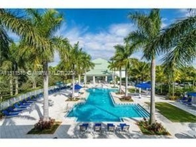 Great Deluxe corner unit 1 bedroom 2 full bath .Great location on Doral Golf Resort in Florida - for sale on GolfHomes.com, golf home, golf lot