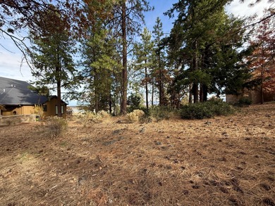 Experience the best of Oregon's high-country living on this on Running Y Ranch Resort in Oregon - for sale on GolfHomes.com, golf home, golf lot