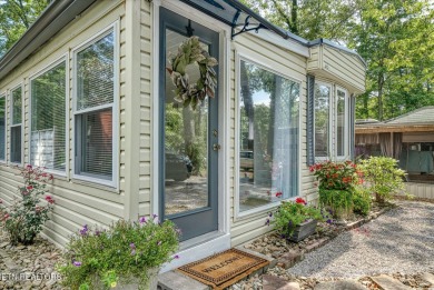 This spacious Park Model in Holiday Out had been completely on Lake Tansi Village Country Club in Tennessee - for sale on GolfHomes.com, golf home, golf lot
