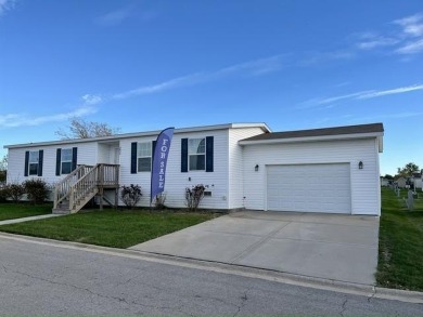 Price Improvement!! Corner lot, attached garage, open floor plan on Golf Vista Estates Golf Course in Illinois - for sale on GolfHomes.com, golf home, golf lot