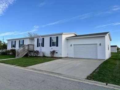 Price Improvement!! Corner lot, attached garage, open floor plan on Golf Vista Estates Golf Course in Illinois - for sale on GolfHomes.com, golf home, golf lot