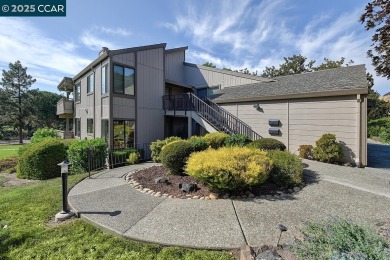 No steps to this beautifully upgraded 2BR/2BA Cascade model on Rossmoor Golf Course in California - for sale on GolfHomes.com, golf home, golf lot