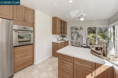 No steps to this beautifully upgraded 2BR/2BA Cascade model on Rossmoor Golf Course in California - for sale on GolfHomes.com, golf home, golf lot