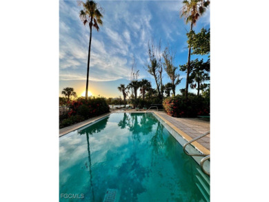3BR/3BA fully furnished Sanibel beach home located just steps on Beachview Golf Club in Florida - for sale on GolfHomes.com, golf home, golf lot