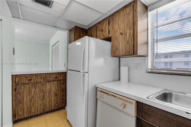 $$ Well-Priced Corner Unit with amazing water view!$$ Great on Fontainebleau Golf Course in Florida - for sale on GolfHomes.com, golf home, golf lot