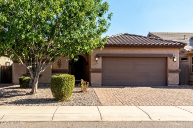 CHARMING 3-BEDROOM HOME WITH DEN AND POOL
Beautiful on The Golf Club At Johnson Ranch in Arizona - for sale on GolfHomes.com, golf home, golf lot