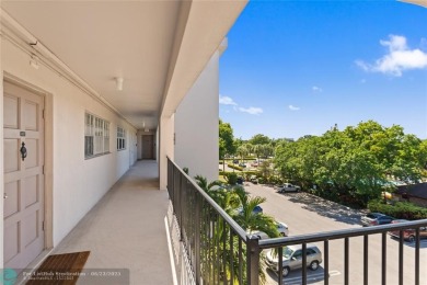 Priced to sell!*Fantastic Long, Golf Course views in this on Palm-Aire Country Club and Resort - Palms in Florida - for sale on GolfHomes.com, golf home, golf lot