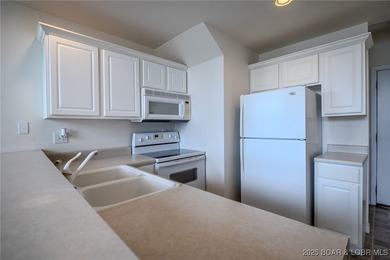 TOP FLOOR-3 bedroom, 3 bathroom Top Floor Loft unit at Cedar on The Club At Old Kinderhook in Missouri - for sale on GolfHomes.com, golf home, golf lot