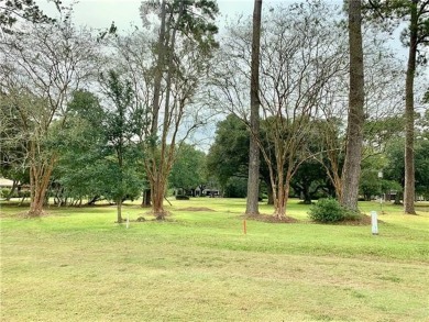 ESTATE size GOLF COURSE LOT with majestic oaks & pond views in on Tchefuncta Country Club in Louisiana - for sale on GolfHomes.com, golf home, golf lot