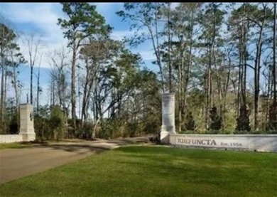 ESTATE size GOLF COURSE LOT with majestic oaks & pond views in on Tchefuncta Country Club in Louisiana - for sale on GolfHomes.com, golf home, golf lot