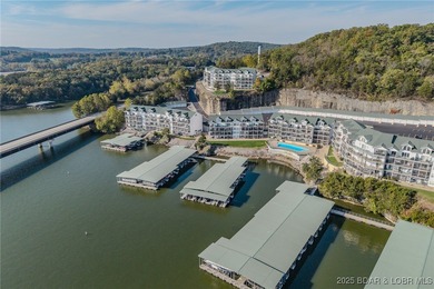 TOP FLOOR-3 bedroom, 3 bathroom Top Floor Loft unit at Cedar on The Club At Old Kinderhook in Missouri - for sale on GolfHomes.com, golf home, golf lot