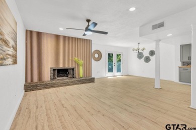 Welcome to this charming 2-bedroom, 2-bathroom home nestled in on Hide-A-Way Lake Golf Course in Texas - for sale on GolfHomes.com, golf home, golf lot