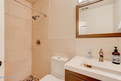 Come & tour this amazing 3 Bedroom 2 Bath, plus office, end unit on Spruce Creek Golf Club in Florida - for sale on GolfHomes.com, golf home, golf lot