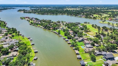 Look no further for the lakehouse of your dreams. This one of a on Lake Kiowa Golf Course in Texas - for sale on GolfHomes.com, golf home, golf lot
