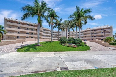 Waterfront 2BD/2BA condo in prestigious Jonathan's Landing with on Jonathans Landing Golf Club in Florida - for sale on GolfHomes.com, golf home, golf lot