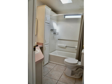 Priced to Sell. New Interior Paint. New Kitchen Tile Flooring on Savanna Golf Club in Florida - for sale on GolfHomes.com, golf home, golf lot