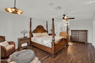 Beautifully maintained 2-bed, 2-bath home in the heart of on Ahwatukee Country Club in Arizona - for sale on GolfHomes.com, golf home, golf lot