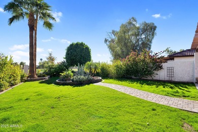 Beautifully maintained 2-bed, 2-bath home in the heart of on Ahwatukee Country Club in Arizona - for sale on GolfHomes.com, golf home, golf lot