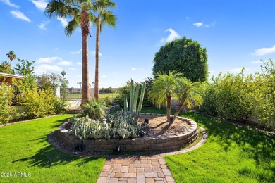 Beautifully maintained 2-bed, 2-bath home in the heart of on Ahwatukee Country Club in Arizona - for sale on GolfHomes.com, golf home, golf lot
