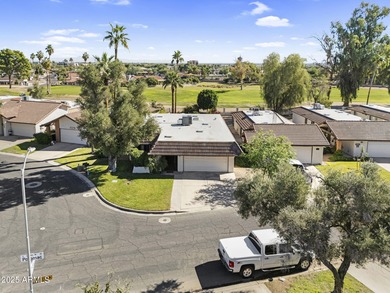 Beautifully maintained 2-bed, 2-bath home in the heart of on Ahwatukee Country Club in Arizona - for sale on GolfHomes.com, golf home, golf lot