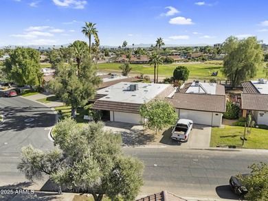 Beautifully maintained 2-bed, 2-bath home in the heart of on Ahwatukee Country Club in Arizona - for sale on GolfHomes.com, golf home, golf lot