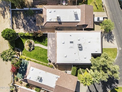 Beautifully maintained 2-bed, 2-bath home in the heart of on Ahwatukee Country Club in Arizona - for sale on GolfHomes.com, golf home, golf lot