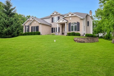 Custom home with 4 spacious bedrooms, 4.5 bathrooms nestled on on Blackstone Golf Club in Illinois - for sale on GolfHomes.com, golf home, golf lot