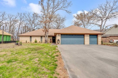 Check out this 3 bedroom 2 bath cutie on the 8th hole @ Pinnacle on Pinnacle Golf and Boat Club in Texas - for sale on GolfHomes.com, golf home, golf lot
