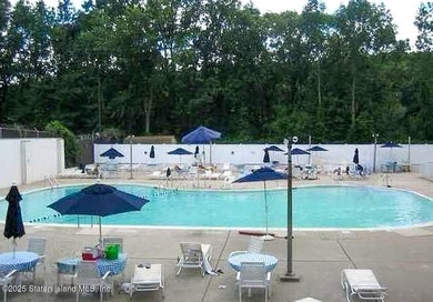 The Fountains luxury high rise living on Staten Island's north on Silver Lake Golf Course in New York - for sale on GolfHomes.com, golf home, golf lot