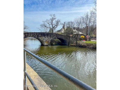 The Fountains luxury high rise living on Staten Island's north on Silver Lake Golf Course in New York - for sale on GolfHomes.com, golf home, golf lot