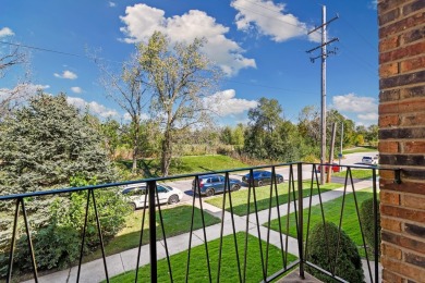 This beautiful second-floor, two-bedroom, one-bath unit offers a on Stony Creek Golf Course in Illinois - for sale on GolfHomes.com, golf home, golf lot