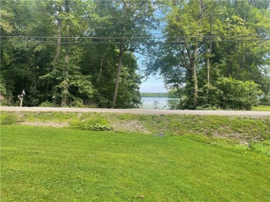 Welcome to this beautifully updated 2 Bedroom, 1 bath ranch with on Mannitto Golf Club in Pennsylvania - for sale on GolfHomes.com, golf home, golf lot