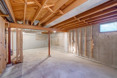 Bright & beautifully maintained this single-story ranch home in on Odana Hills Golf Course in Wisconsin - for sale on GolfHomes.com, golf home, golf lot