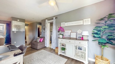 Located on hole #1 of Valle Vista, this 2 bedroom condo is on Valle Vista Country Club in Indiana - for sale on GolfHomes.com, golf home, golf lot