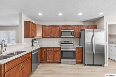 Don't miss this 5 bedroom 3 full bath townhome in NE Lincoln! on Mahoney Golf Course in Nebraska - for sale on GolfHomes.com, golf home, golf lot