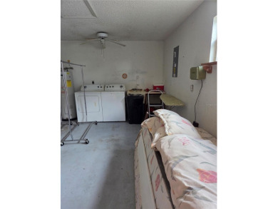 This is investor alert. 2 bedroom 2 bath home located in Oak Run on Royal Oaks Golf Club in Florida - for sale on GolfHomes.com, golf home, golf lot