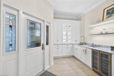 This beautifully updated turnkey end-unit villa in the highly on Wyndemere Country Club in Florida - for sale on GolfHomes.com, golf home, golf lot