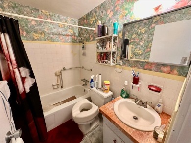 This well-maintained 2 bed, 2 bath condo offers 1,100 sq. ft. of on On Top Of The World Golf Course in Florida - for sale on GolfHomes.com, golf home, golf lot