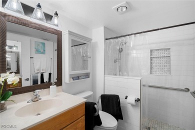 PRICED TO SELL! This Valencia Garden Villa has 1700 sq ft of on Seven Lakes Golf and Tennis Community in Florida - for sale on GolfHomes.com, golf home, golf lot