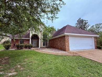 100% USDA financing available to qualified buyers! 3 bedroom, 2 on Castlewoods Golf Club in Mississippi - for sale on GolfHomes.com, golf home, golf lot