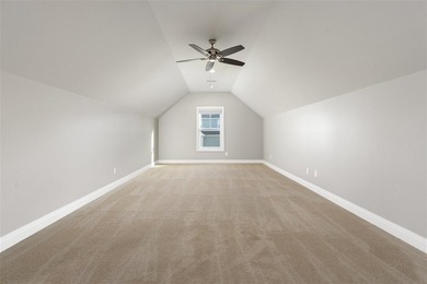 Turn key property on a corner lot in the Villages of Olde Stone on The Club At Olde Stone in Kentucky - for sale on GolfHomes.com, golf home, golf lot